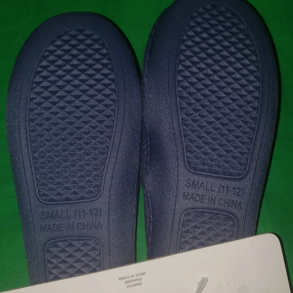 All American Kid Slippers Size Youth Small 11-12 Blue